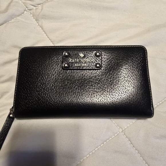 Kate Spade wallet - Picture 1 of 9
